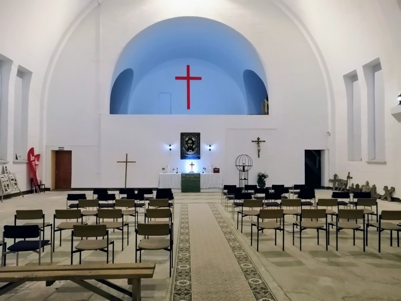 Церковный зал кирхи Каукола в ноябре 2021 года