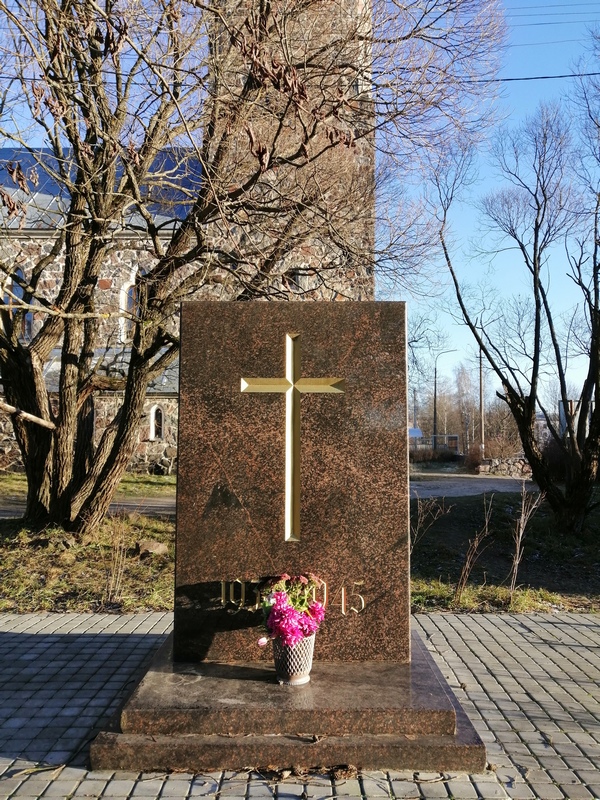 Памятник финским солдатам по проекту архитектора Кауко Кокко