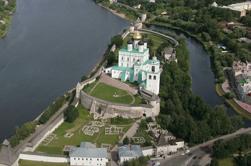 Псковский Кремль - вид сверху (фотография из интернета)